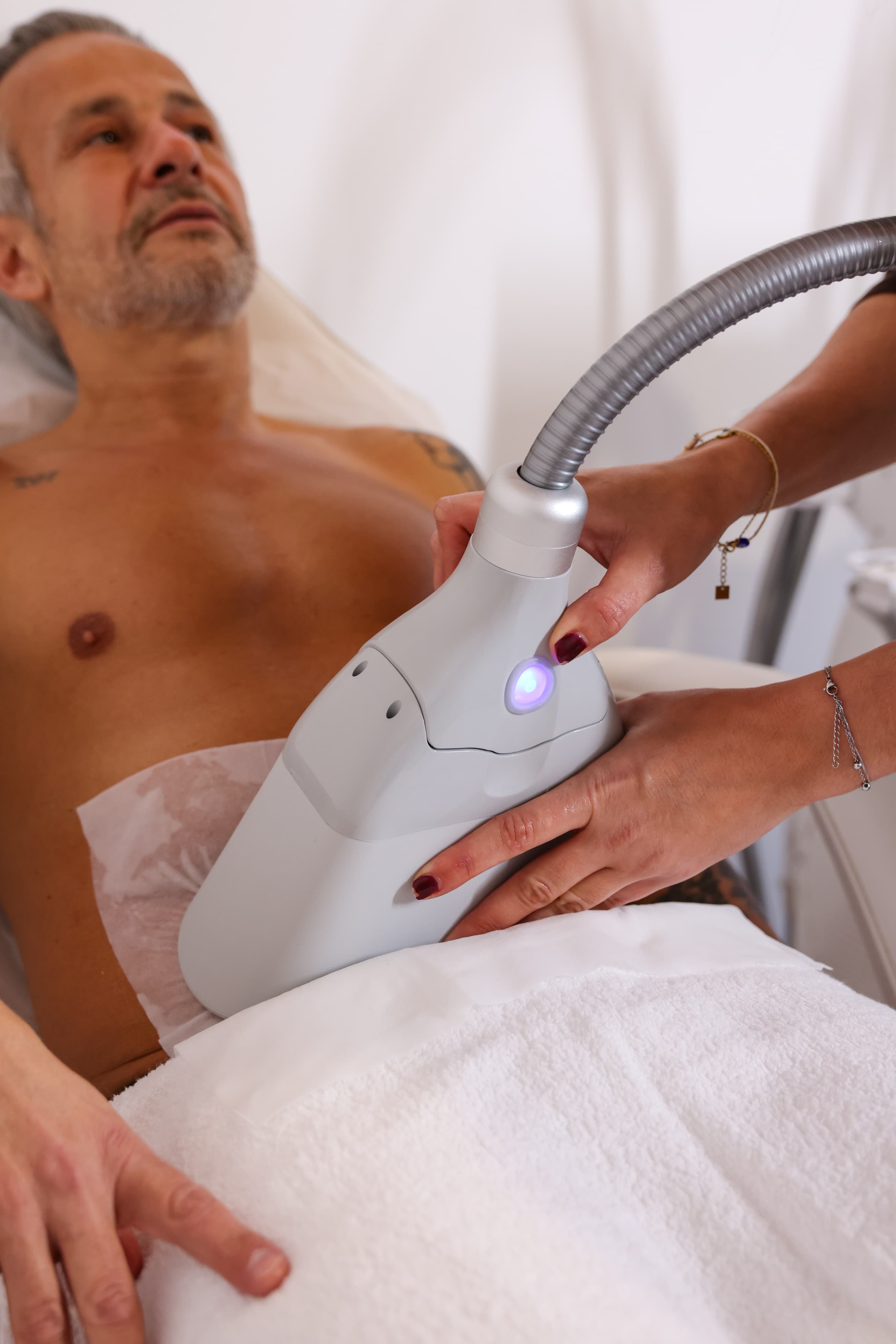 Cryolipolysis session at Amanda's the practice