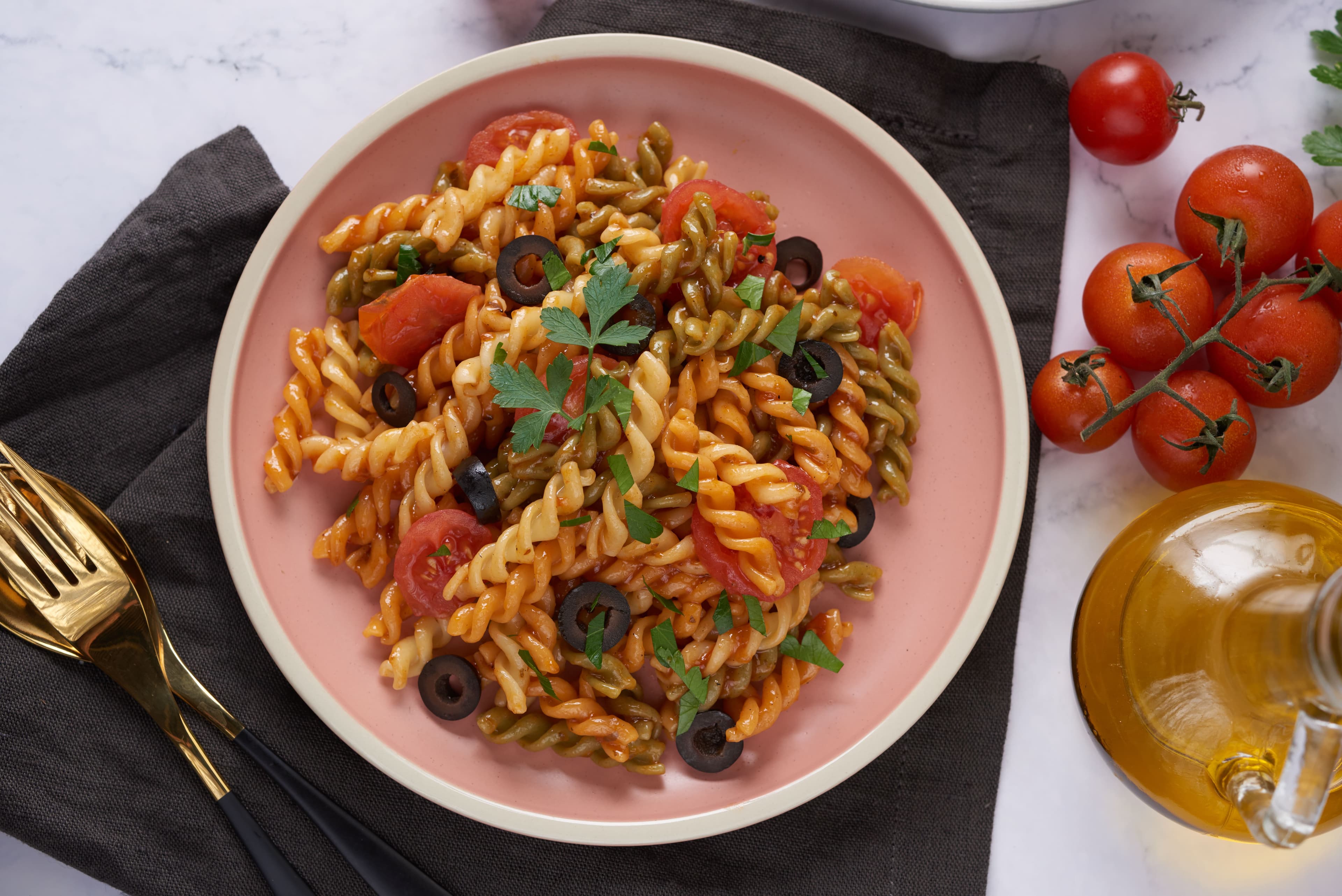 Wholemeal pasta with roasted vegetables and pesto